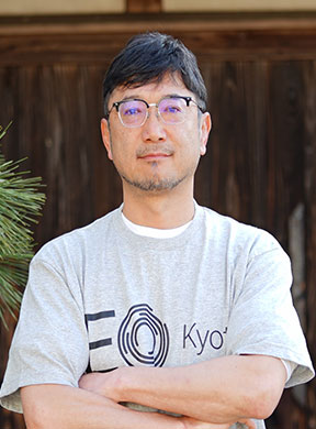 西村 真秀